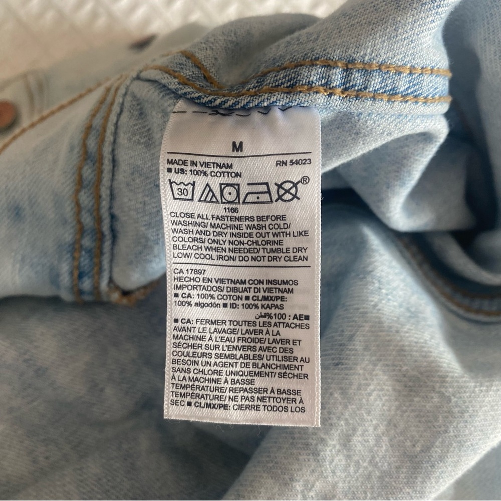 Old Navy tie dye denim jacket light wash size medium - Picture 3 of 5